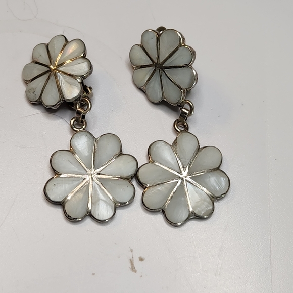 zuni Jewelry - zuni double pawn flower vintage mother of pearl sterling silver clip earrings
